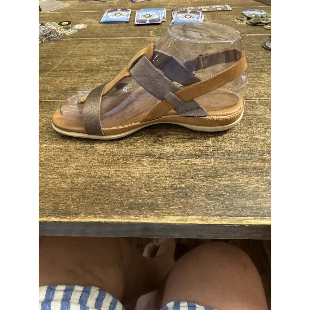 Ecco‎ Flash Sandals Women 7M Shoes Brown Purple Leather T-Strap Slingback Thong